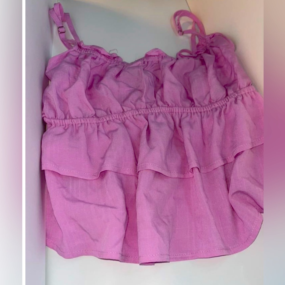 Pink cropped tank,never worn,brand new with tags